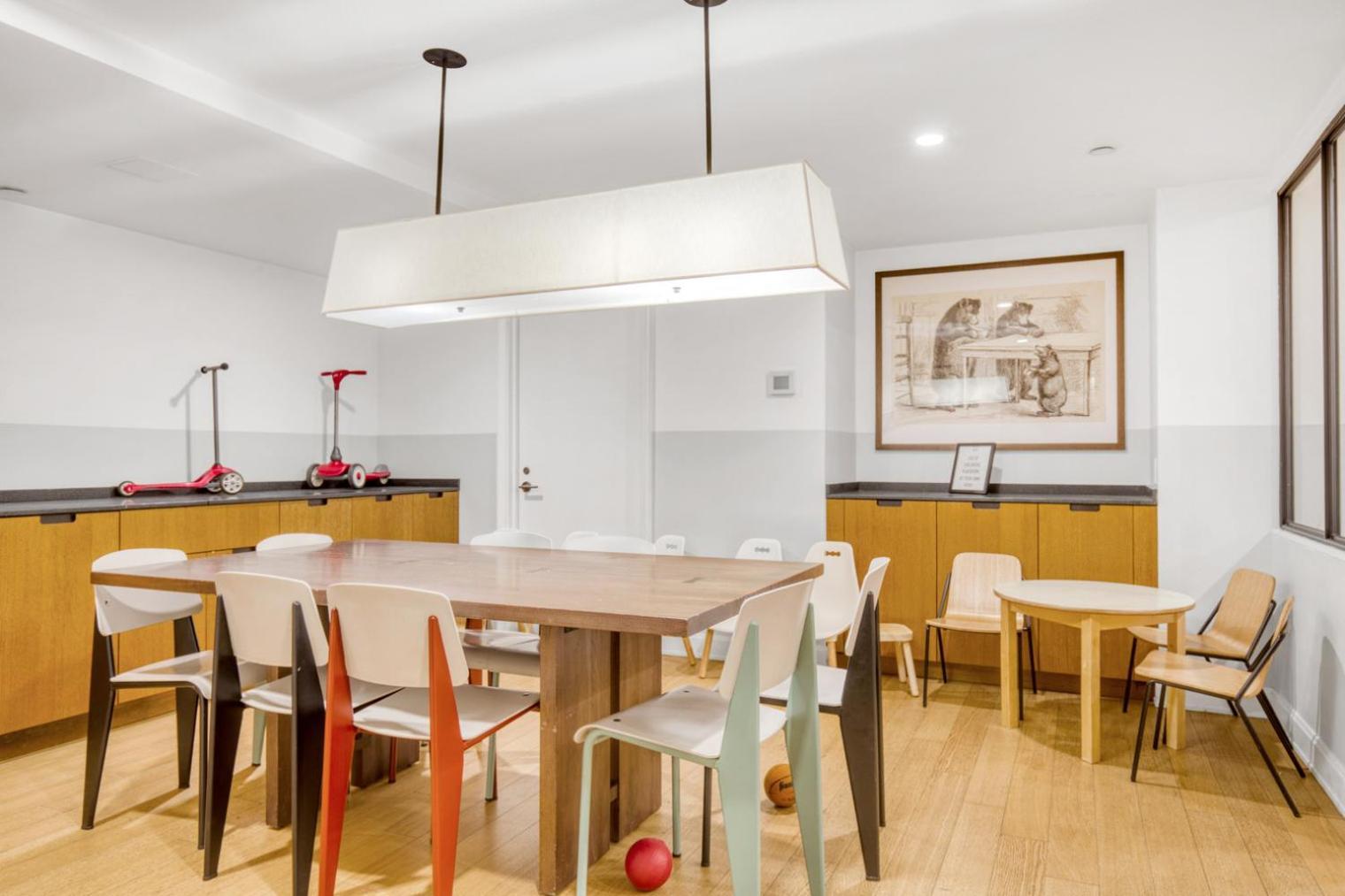 Midtown E 2br W Elevator Doorman Gym Nr Un Nyc-752 Apartment *