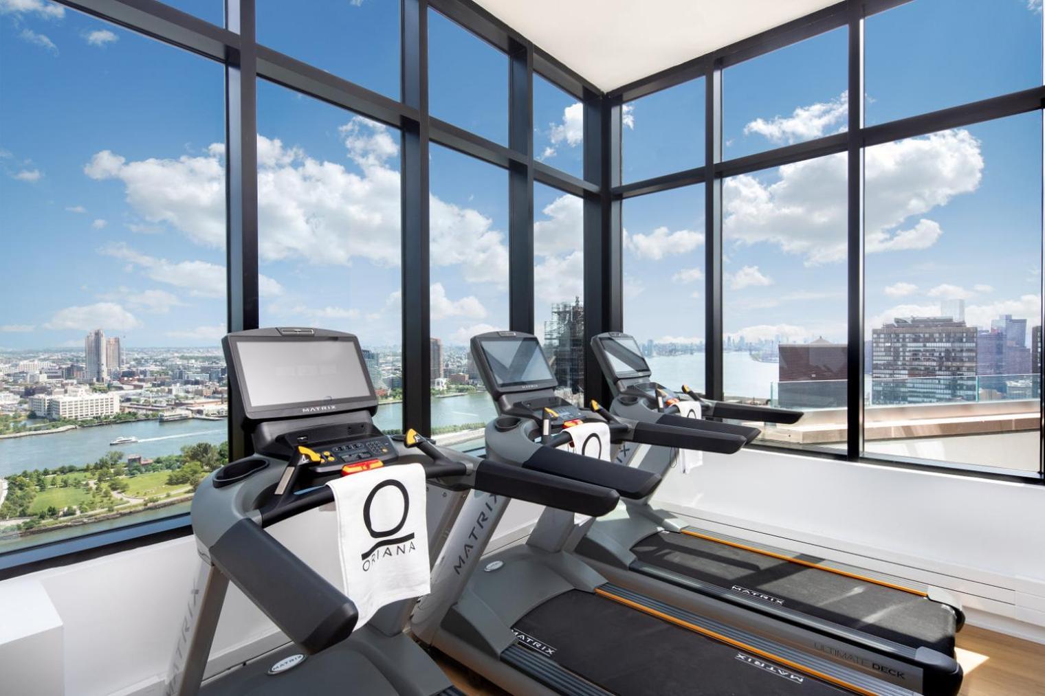 Midtown E 2br W Elevator Doorman Gym Nr Un Nyc-752 Apartment *