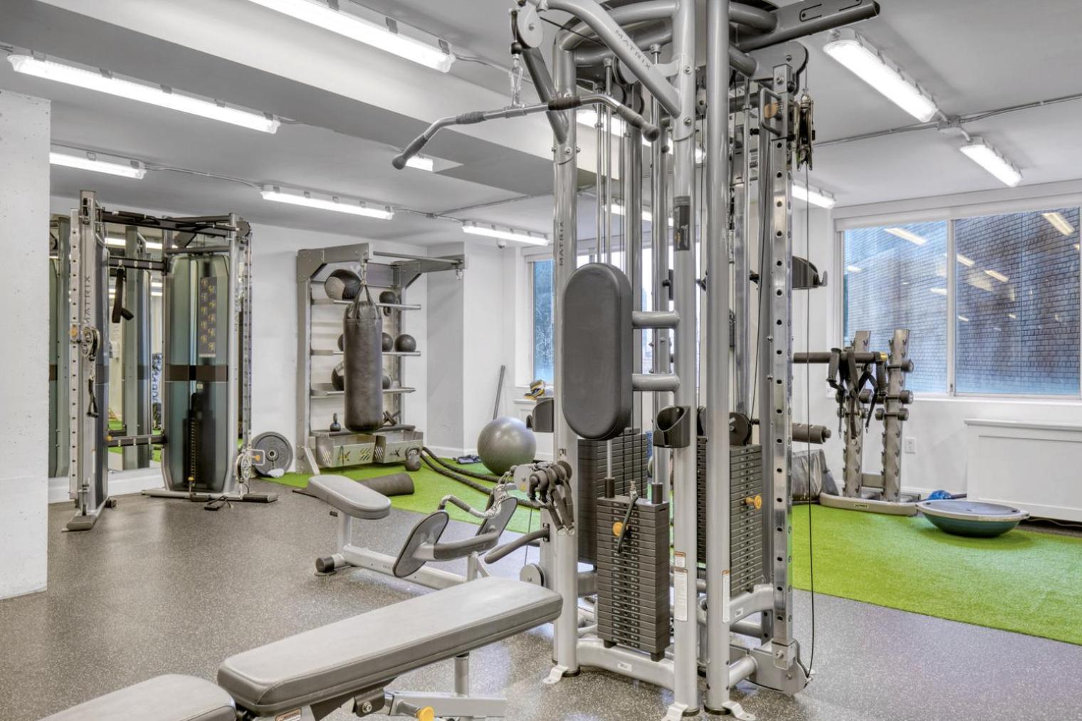 Midtown E 2br W Elevator Doorman Gym Nr Un Nyc-752 * New York