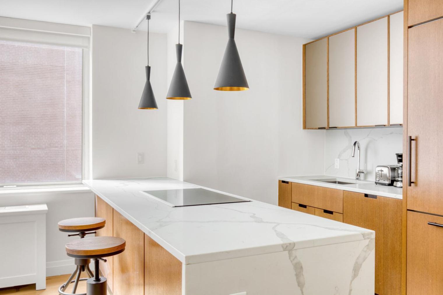 Midtown E 2br W Elevator Doorman Gym Nr Un Nyc-752 Apartment *